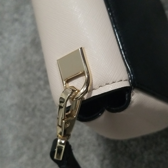 Kate Spade New York Small Byrdie in Colour Block (Like New) - Picture 14 of 15